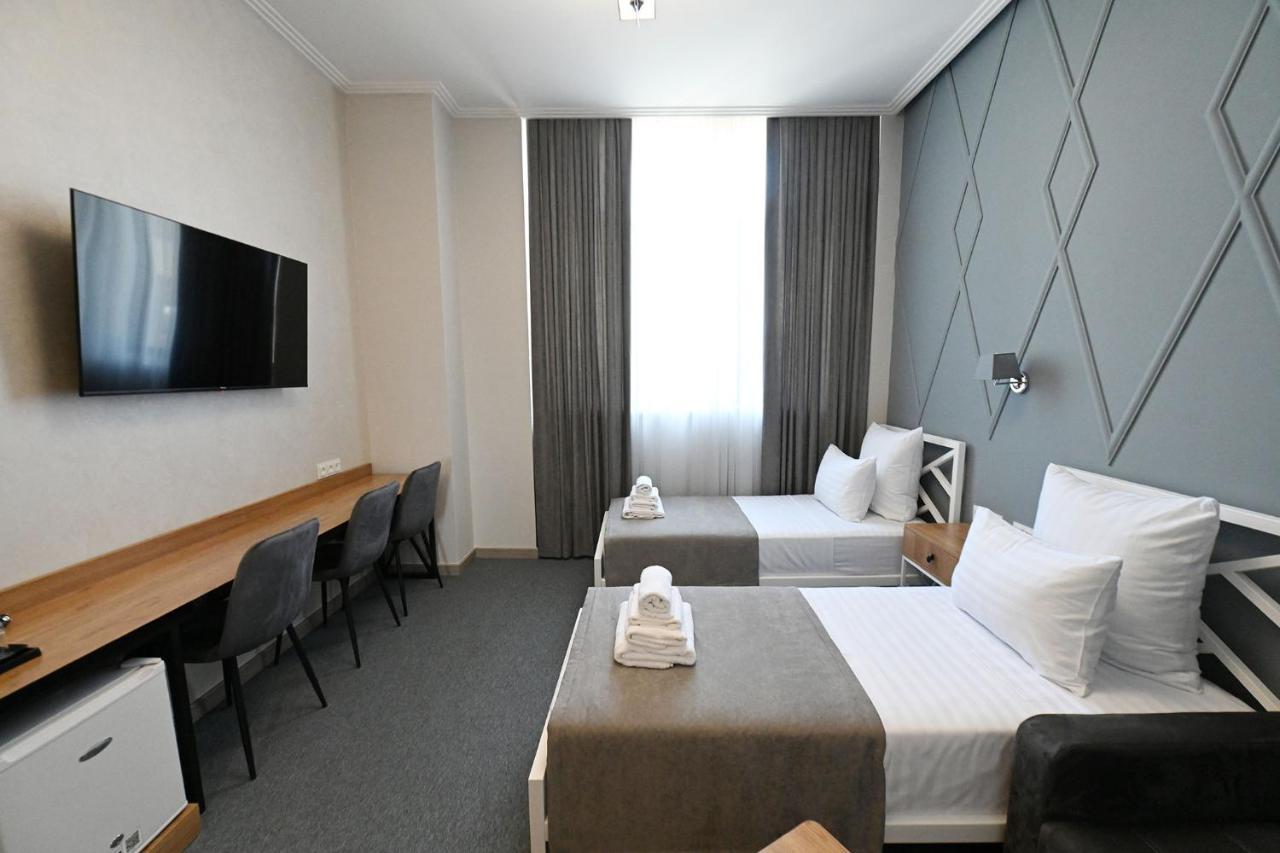 Prime Hotel Gjumri Exteriör bild